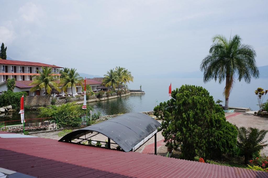 Ambaroba Resort Hotel Tuktuk Siadong Exterior foto
